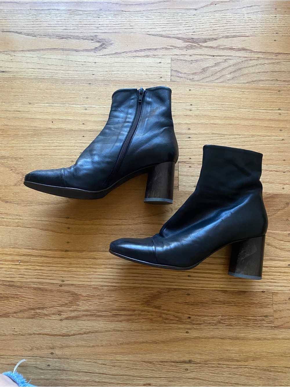 COCLICO Black Leather Block Heel Ankle Boots